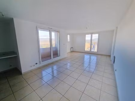 bel appartement t2/t3 avec parking et terrasse avec vue imprenable