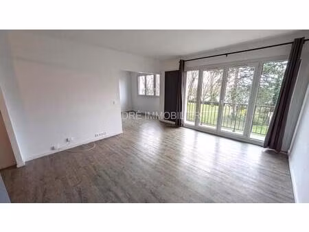 location d'un appartement  4 pièces (75m²)  à villennes-sur-seine