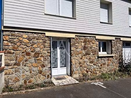 location appartement t1 meublé à la roche-sur-yon le bourg sous la roche (85000) : à louer