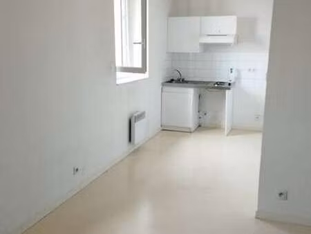 location appartement 2 pièces à laval centre-ville cathédrale (53000) : à louer 2 pièces /
