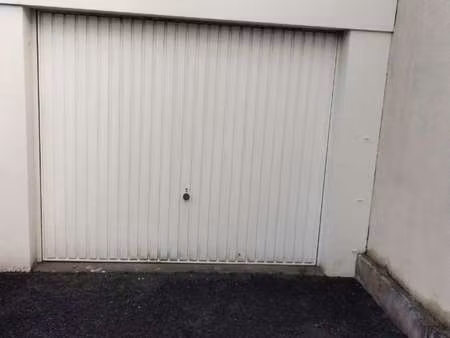 location garage box et parking à ouistreham (14150) : à louer / ouistreham