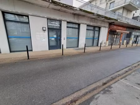 cph immobilier vous propose à louer - local commercial 130 m²