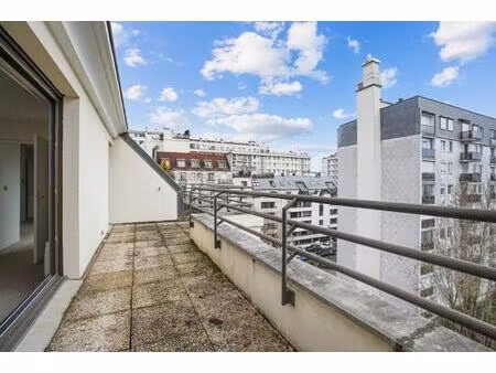 dernier étage - appartement t2 avec terrasse