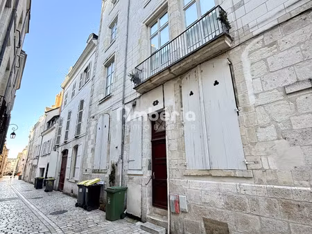 t2 - en hyper centre dans la rue du poirier