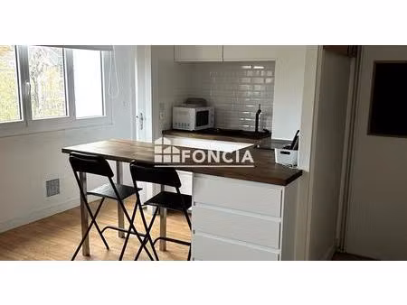 la madeleine : beau studio meuble