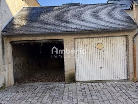 en hyper centre d'orléans - garage fermé