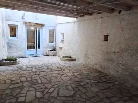 rouillac maison de ville 120 m²   4 chambres  avec cour et garage