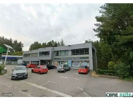 location commerce meylan 238 m²