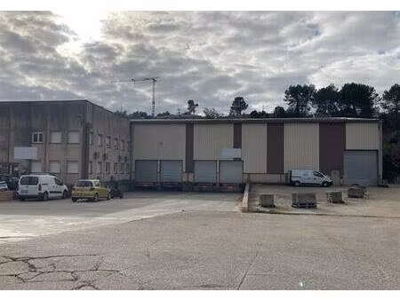 location local d'activités flassans sur issole 1 553 m²