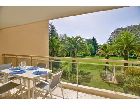 mandelieu - 2p + 14m² de terrasse & parking. piscine  tennis  gardien - proche...