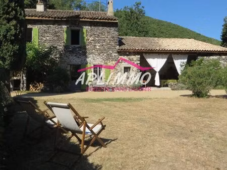 ferme ardechoise en pierre