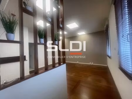 location local professionnel 47m² decines charpieu 69150