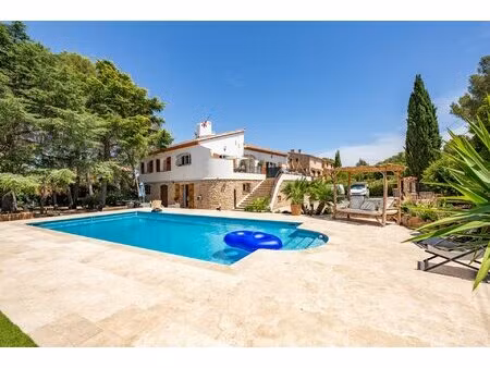 villa de prestige rénovée - élégance  confort et nature