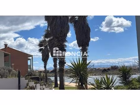 maison en bord de lac