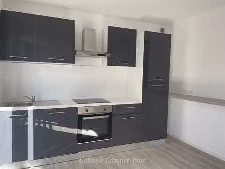 t3 au 130 rue edmond rostand 13008