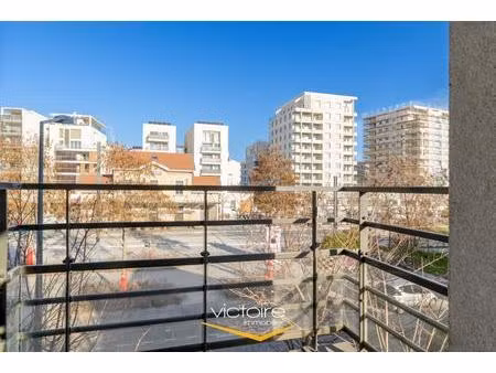 aux portes de montchat - studio avec balcon à 1min du tram