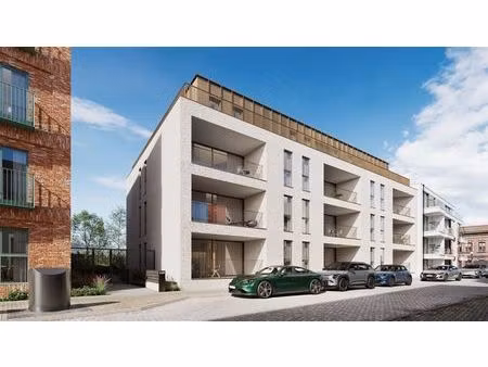 ruim appartement op de tweede verdieping met twee slaapkamers en terras