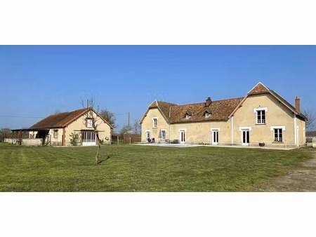 maison de luxe à vendre à montmorillon : 585 000 € | 305m²