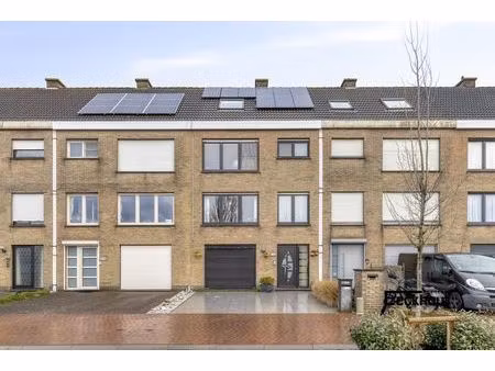 instapklare ruime bel-etage woning (217 m² bewoonbare oppervlakte) met garage en grote tui