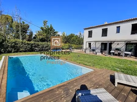 villa récente 6 p avec piscine proche a8 5 pièce(s) 140 m2