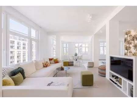 luxueus gerenoveerd appartement in befaamde meirbuilding