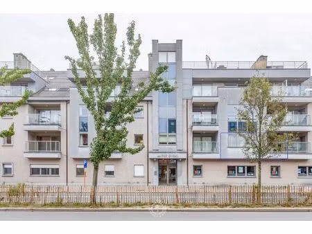 centraal gelegen appartement met twee terrassen en autostaanplaats