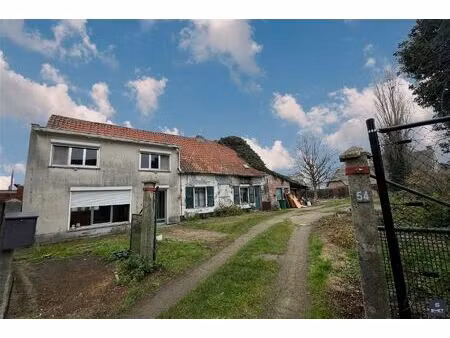 volledig te renoveren ob in hartje beveren !