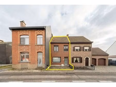 woning met privé-staanplaats voor de deur