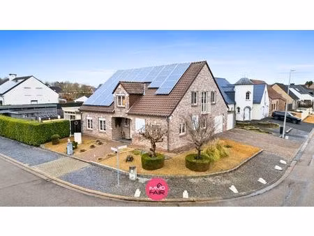 royale gezinswoning op perceel van 829 m² op 5 minuten van maastricht!