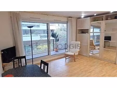 studio meublé avec terrasse  ascenseur et concierge