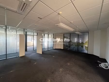 location local commercial 448m²