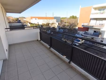 vend appartement t3 avec terrasse et parking  quartier bonaval