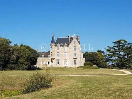 château à vendre à angers : 2 485 000 € | 700m²