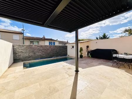 vente villa t6 avec studio et piscine