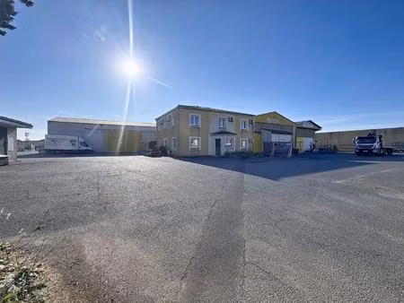 immobilier d'entreprise comprenant 350m² de bureaux - 1500m² d'entrepôt