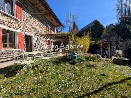 maison familiale 7 pièces  beaux volumes moye hauteur de rumilly