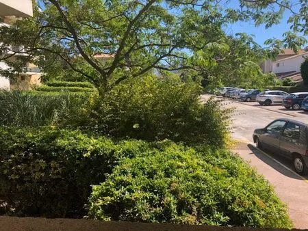 location appartement 1 pièce 30 m² à marseille 9 (13009)