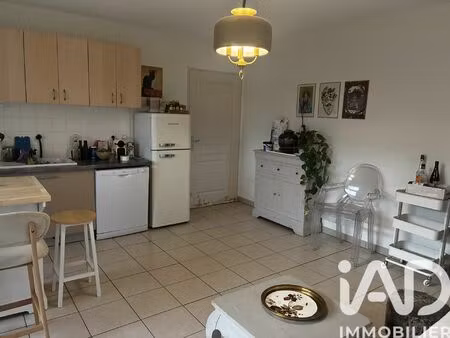 location appartement 2 pièces 44 m² à salon-de-provence (13300)