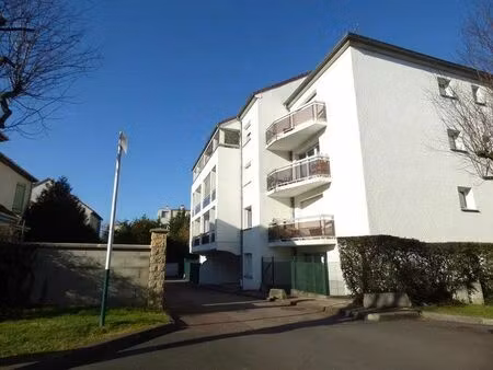 location appartement 1 pièces 28 m2 à noisy-le-grand