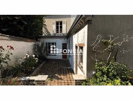 chartres proche du centre et de la gare maison de ville