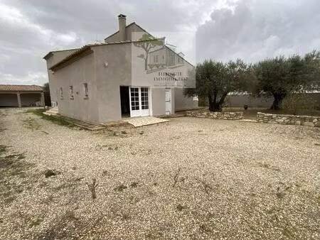 maison traditionnelle avec 5 chambres et jardin