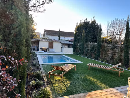 echoppe de plain pied avec piscine