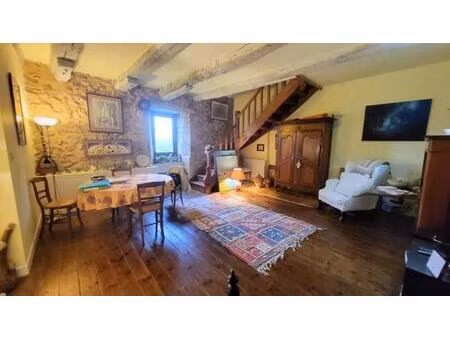 maison de campagne de 208 m² dans hameau au calme proche de neuvic sur parcelle de 4813 m²