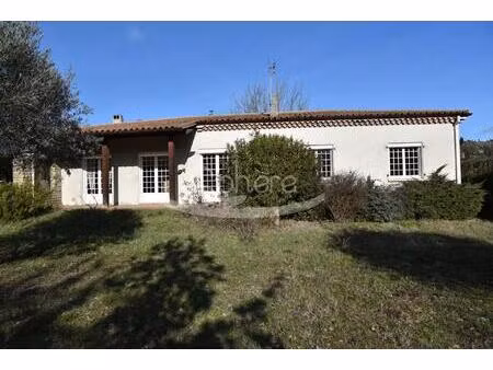 maison de bonne construction sur terrain de 1400m²