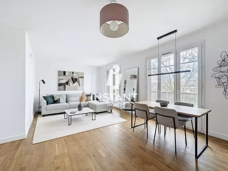 appartement 3 pièces avec balcon et vue seine