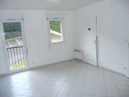 location appartement 1 pièce 30 m² à épernon (28230)