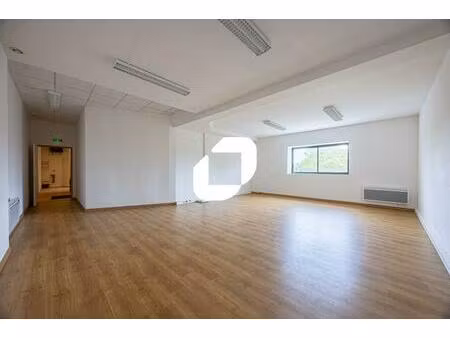 location bureau ferrieres 77164