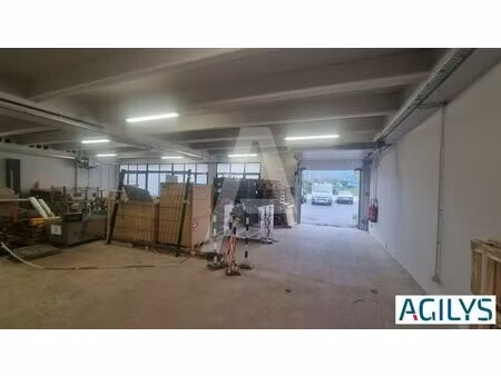 a louer : locaux polyvalents avec accès plain-pied et quai au coeur de palaiseau - rare su