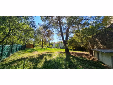 maison familiale sur 1ha de terrain