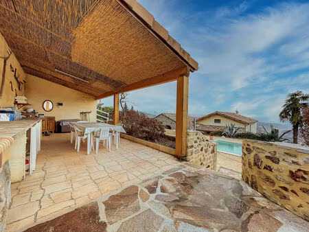 maison de 200m² sur un terrain de 2357m² à vals les bains